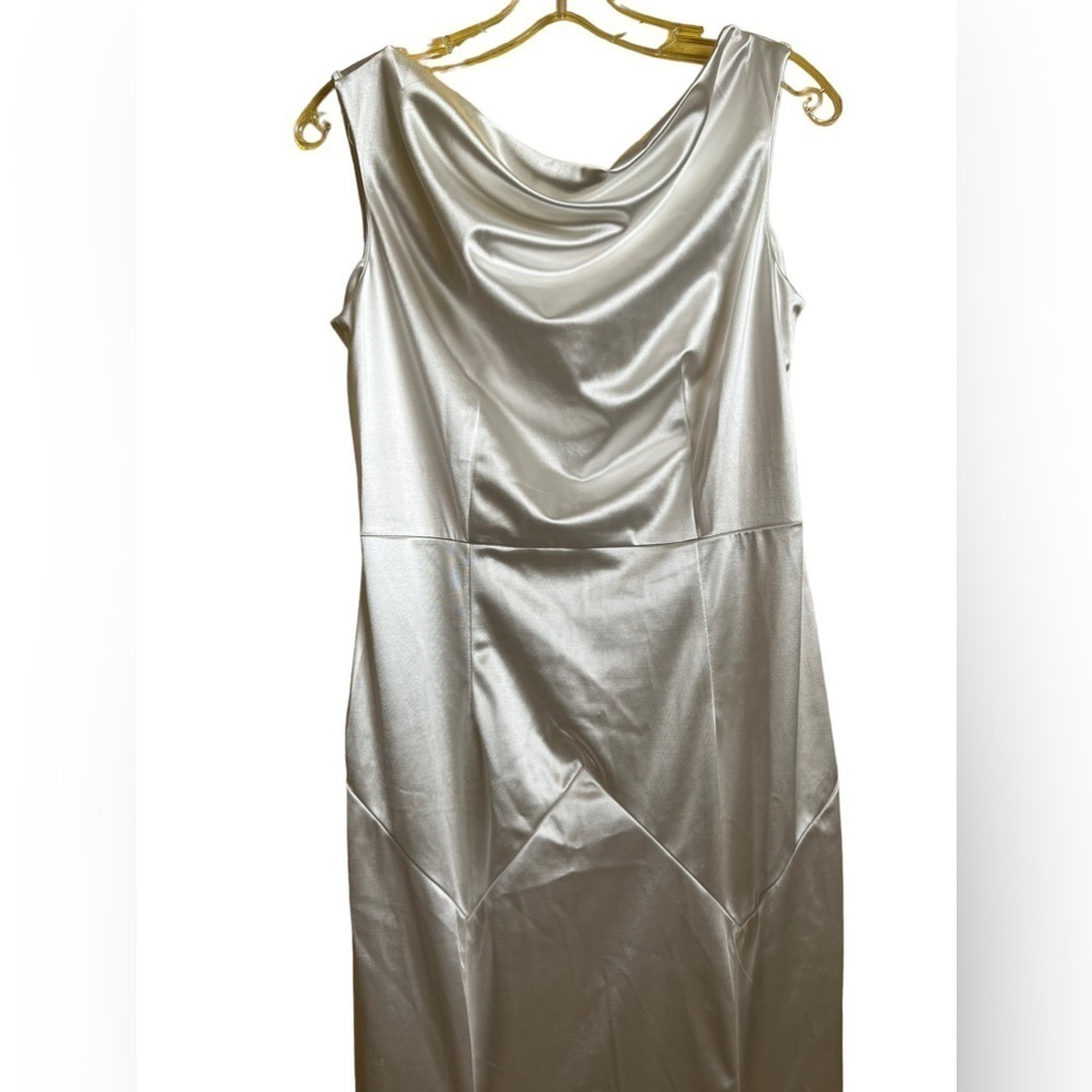 NWT Muxxn Boutique White Satin Sleeveless Gown Large - Picture 3 of 4